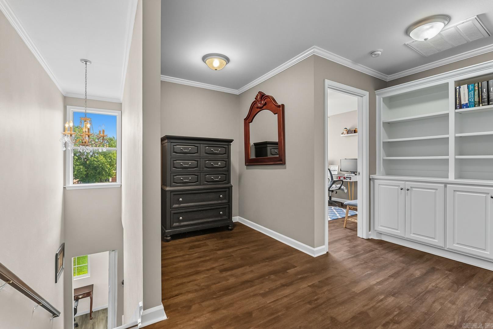 WESTBURY - Residential