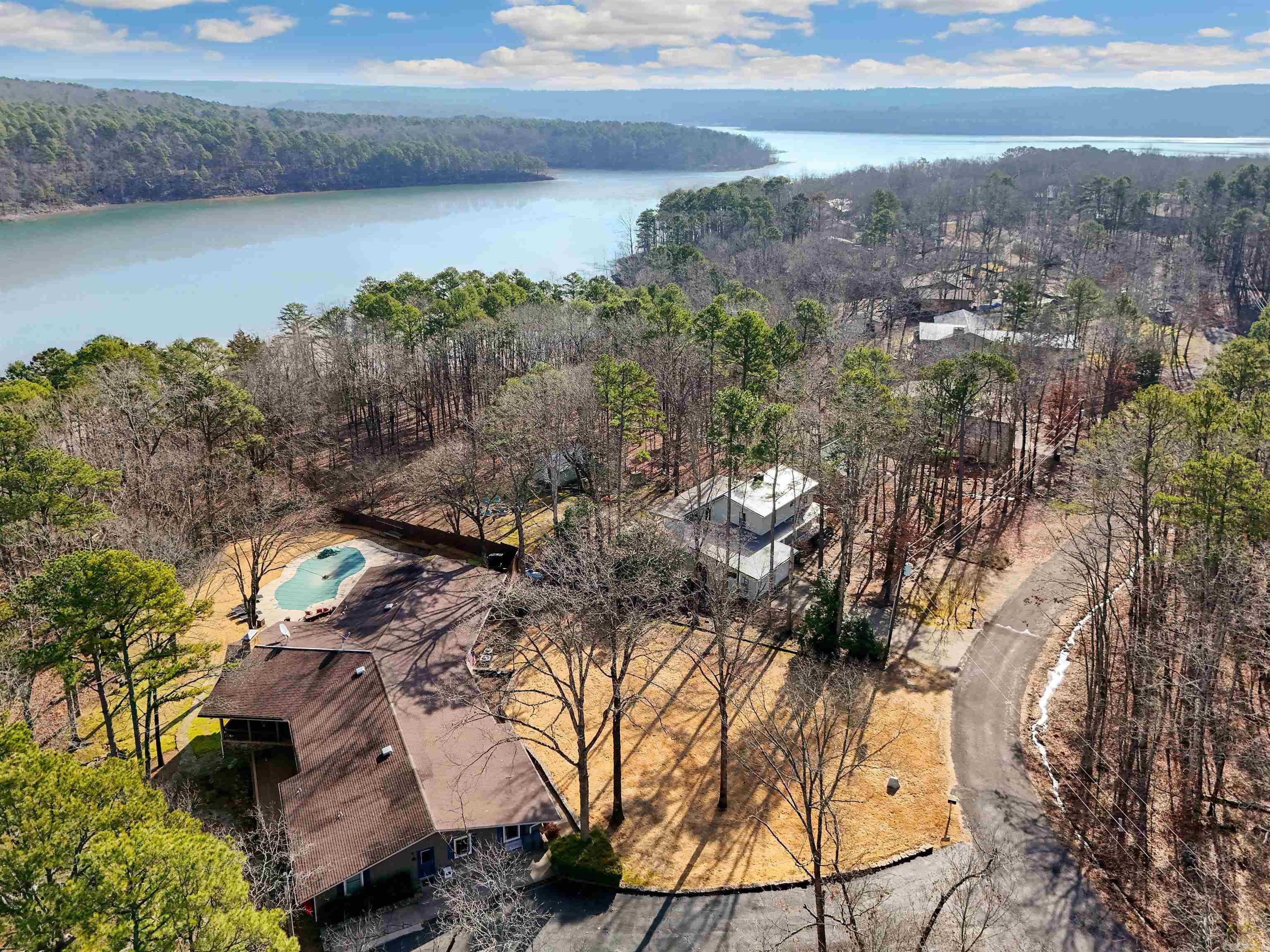 MYSTIC ISLE - LAKE - Residential