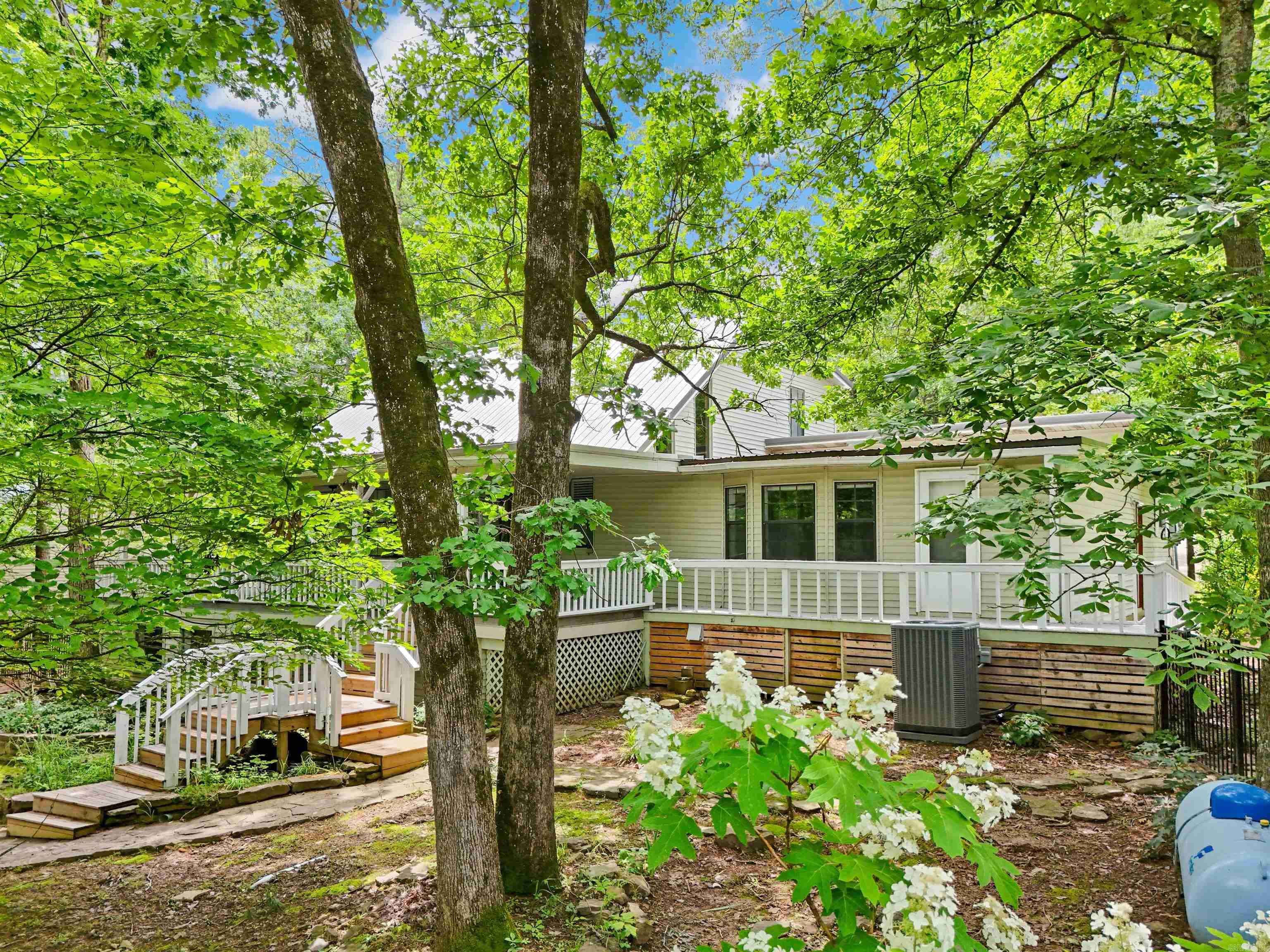 MYSTIC ISLE - LAKE - Residential