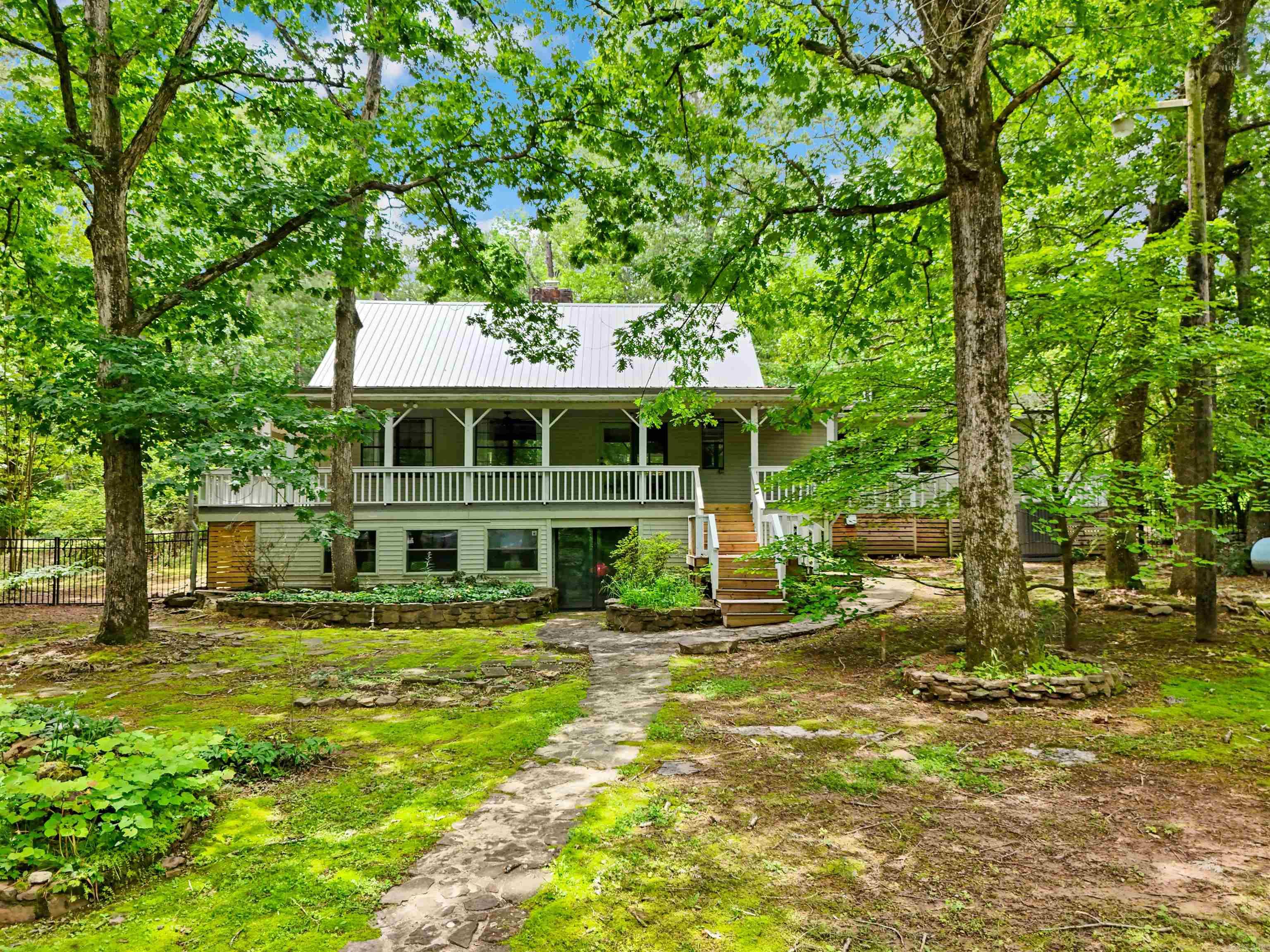 MYSTIC ISLE - LAKE - Residential