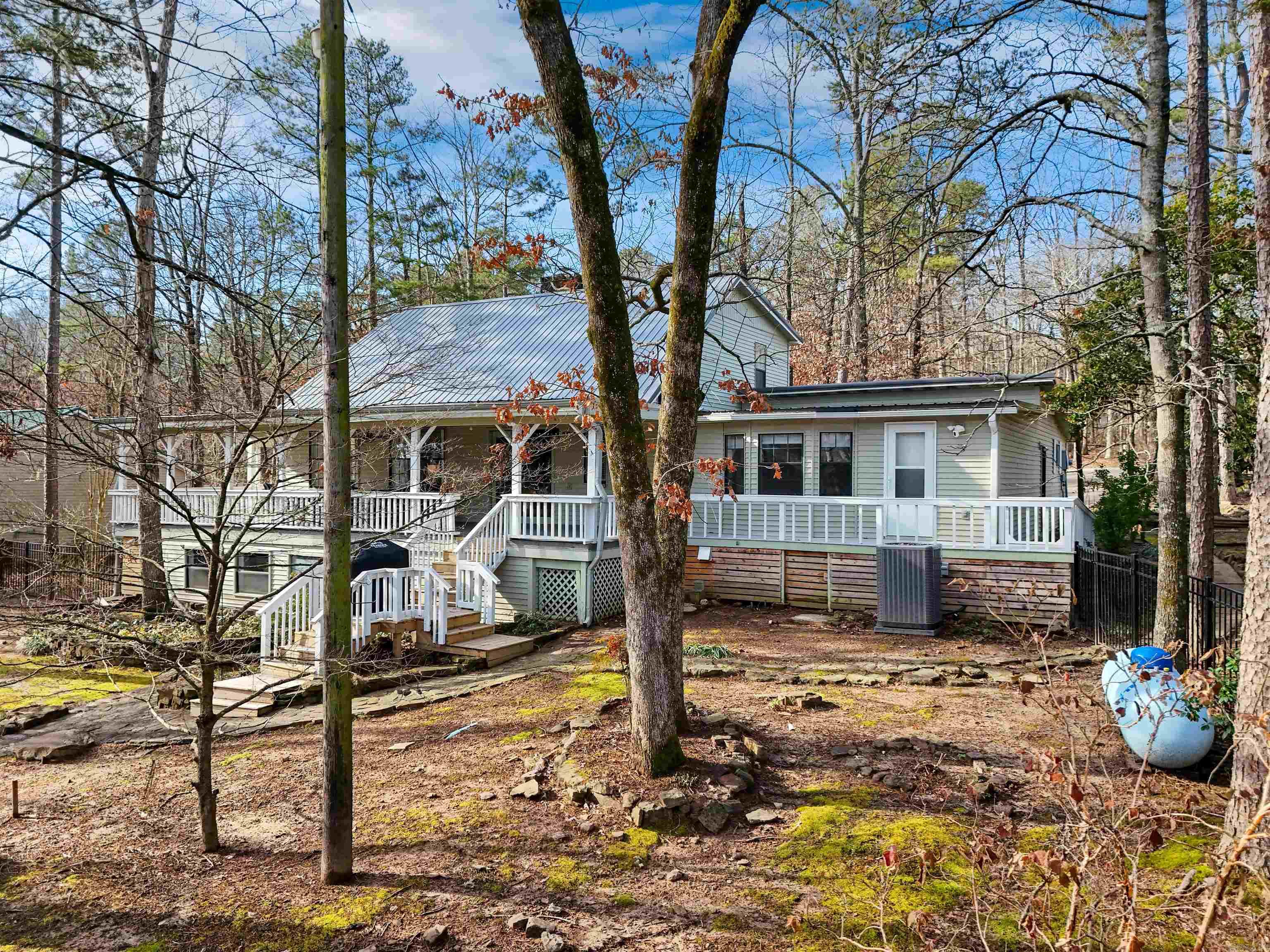 MYSTIC ISLE - LAKE - Residential