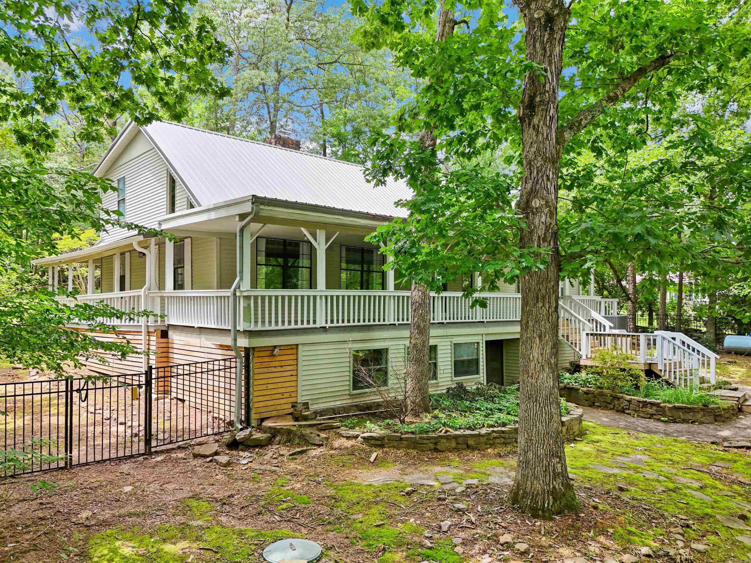 MYSTIC ISLE - LAKE - Residential