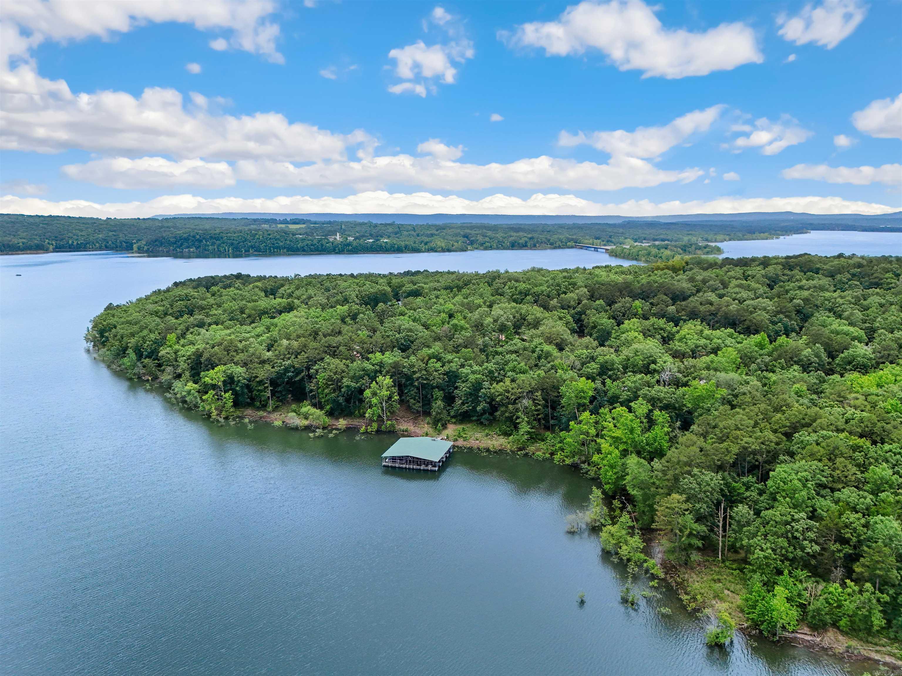 MYSTIC ISLE - LAKE - Residential