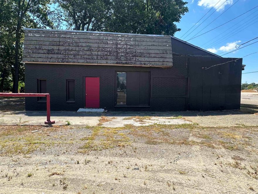 RARE MIXED-USE PACKAGE IN BRINKLEY! Offered at $200,000, this property combines a 987 SF commercial building (built ~1945) and a 1,750 SF residential home (built ~1940) across two parcels in Glenn & Black Addition. Together, the properties total 2,737 SF on approx. 0.23 acres (100 × 100 ft equivalent), with off-street parking and corner lot appeal. The commercial space, formerly a barber shop, offers prime visibility on E Cypress St — ideal for retail, office, or service business. The residential home features 2 full baths, 2 half baths, central heat/air, and traditional styling, perfect for owner occupancy or rental income. Annual taxes are approx. $1,250 (combined, per Monroe County Assessor). Both parcels are vacant and ready for immediate use. Sold strictly AS-IS, WHERE-IS via quitclaim deed. Buyer to verify all zoning, utilities, and measurements. Incredible opportunity for investors, entrepreneurs, or live/work buyers seeking value in Monroe County.