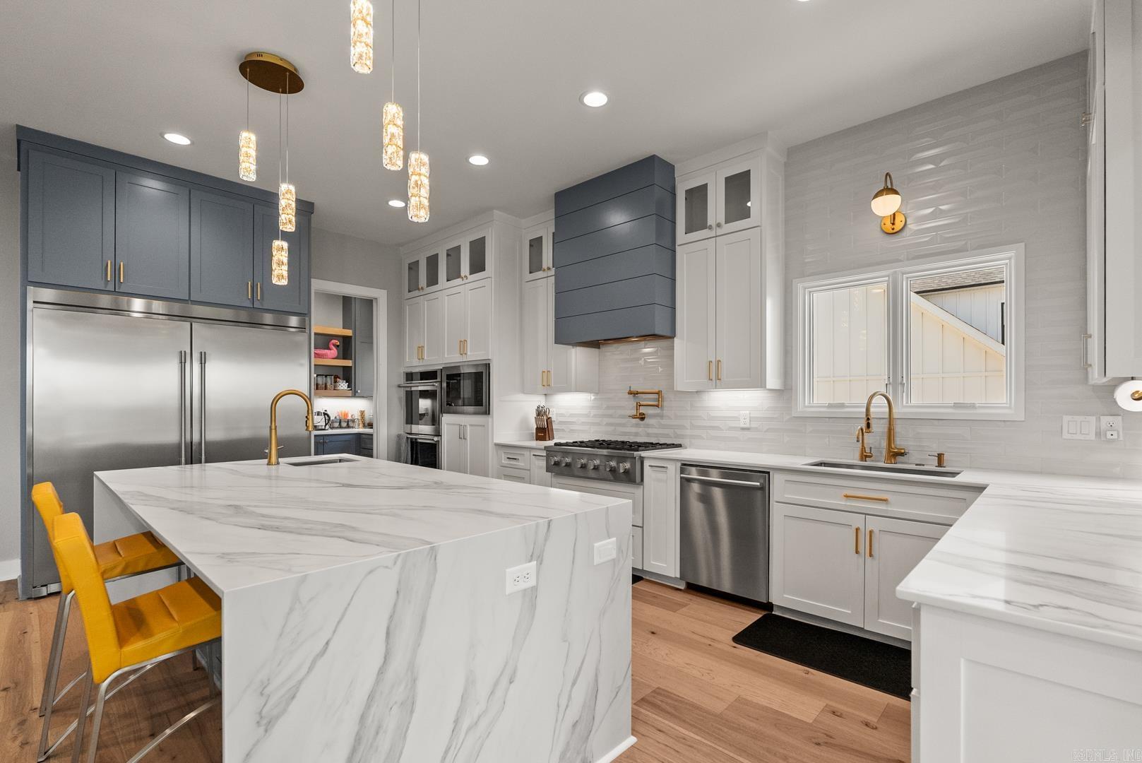 CHENAL VALLEY "FALSTONE COURT" - Residential