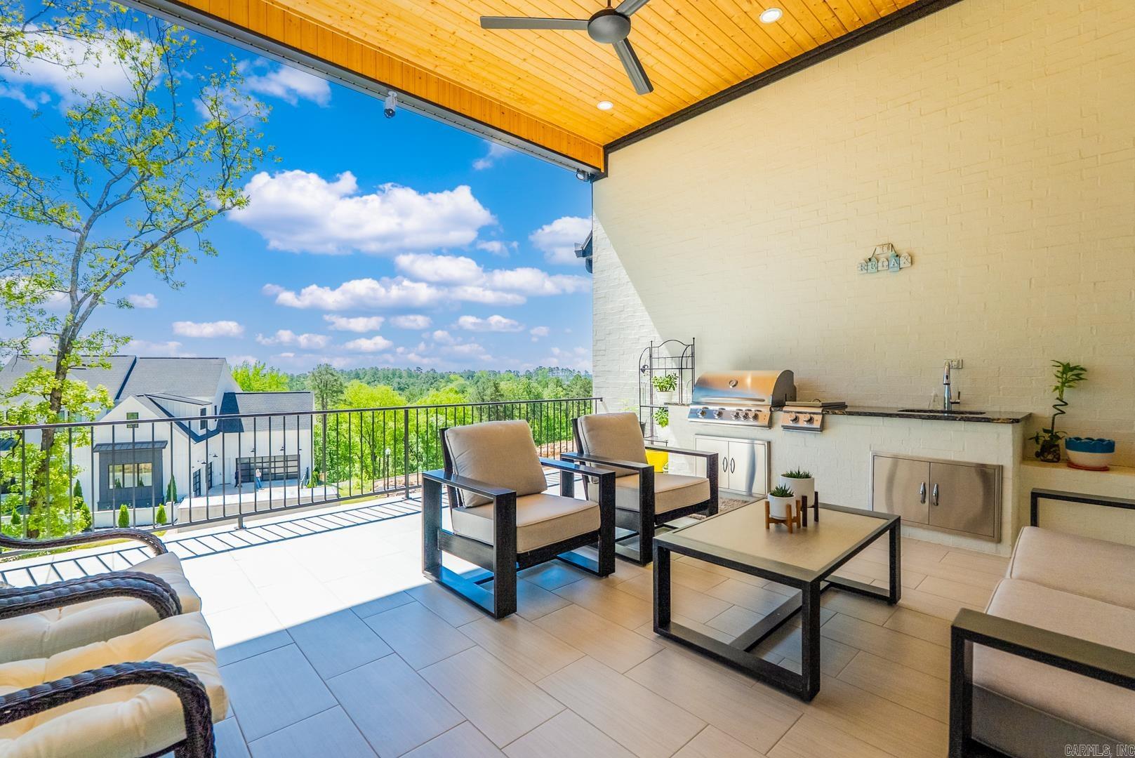 CHENAL VALLEY "FALSTONE COURT" - Residential