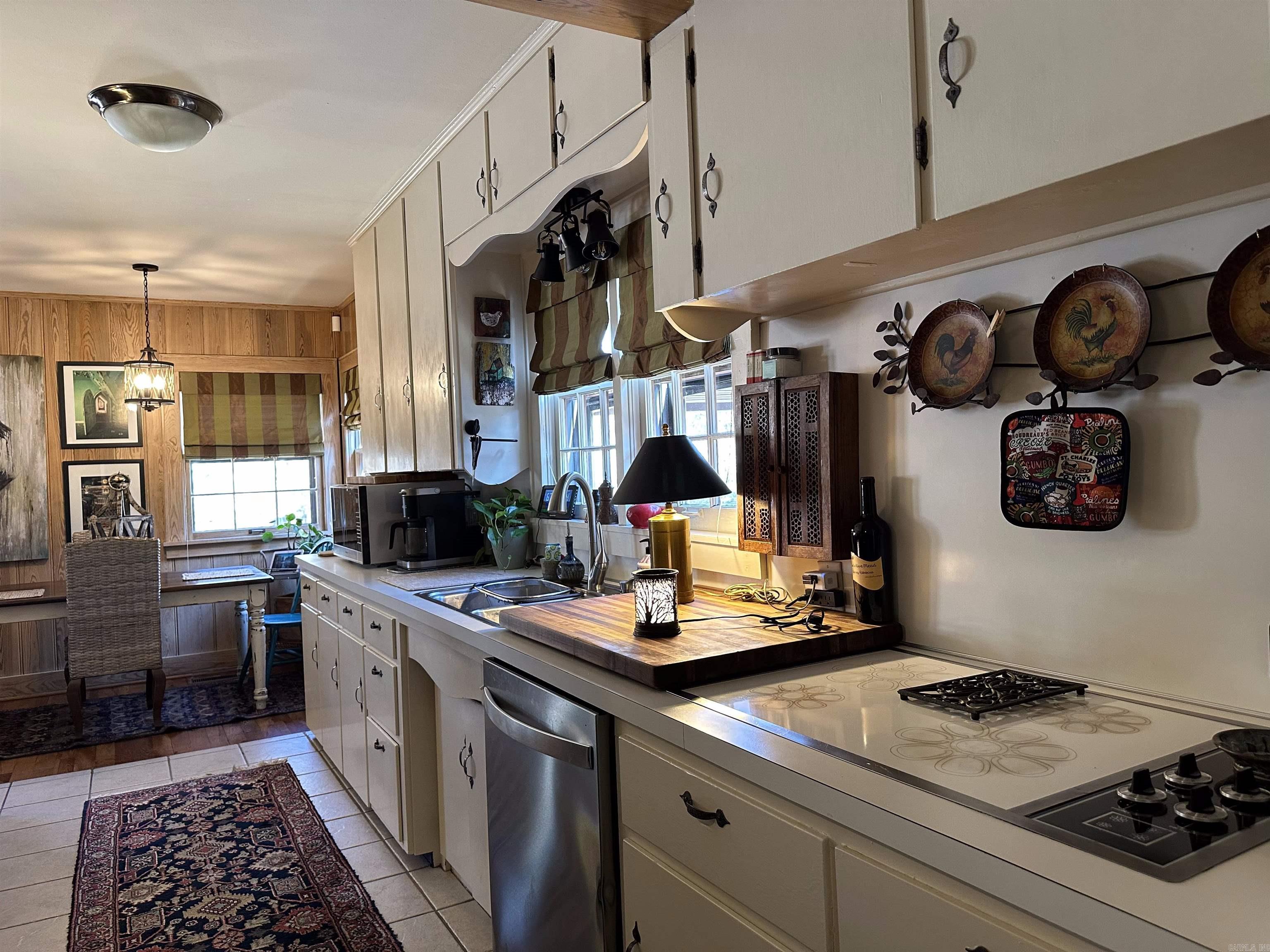 THOMPSON, M.G. - Residential