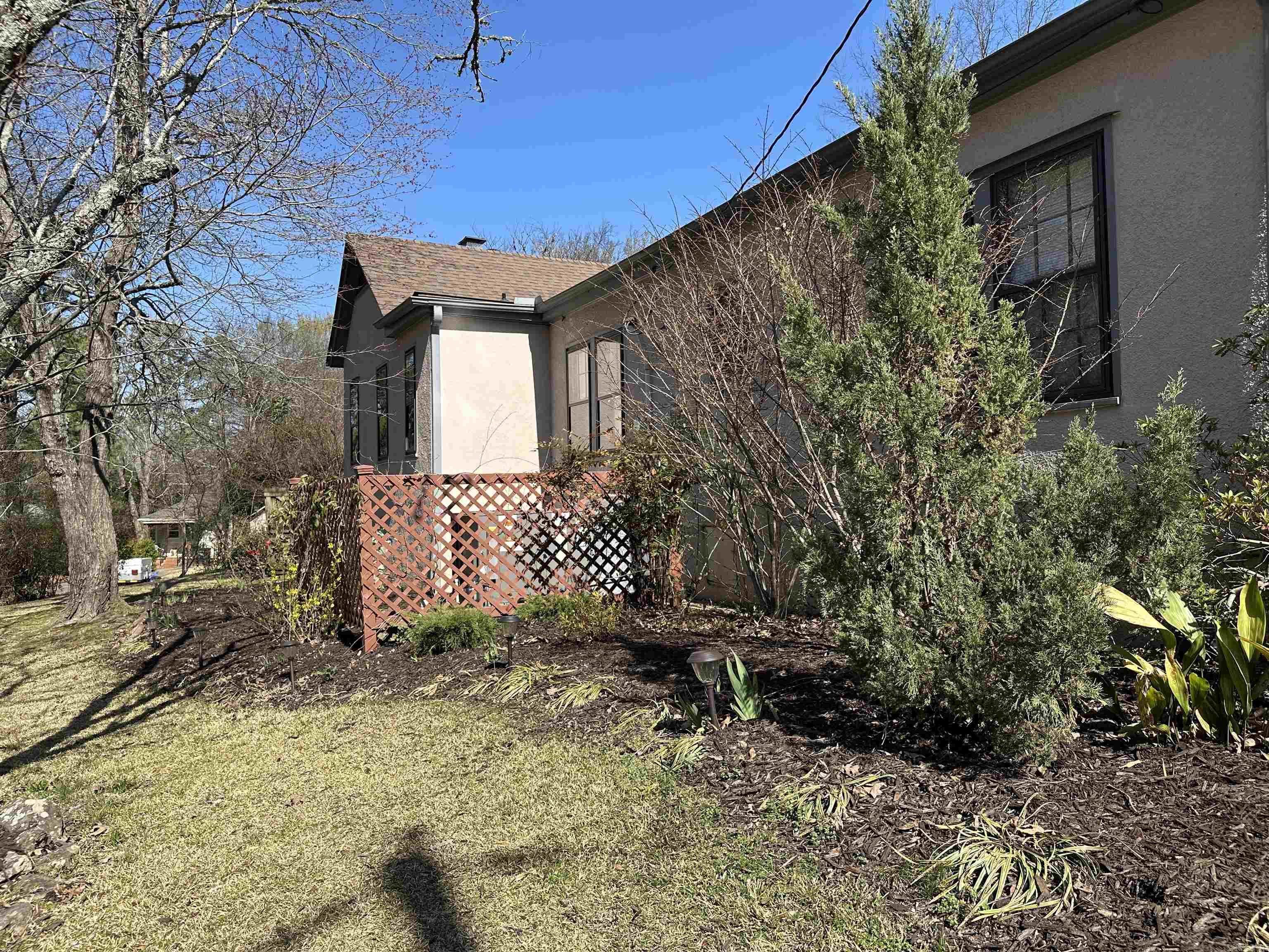 THOMPSON, M.G. - Residential