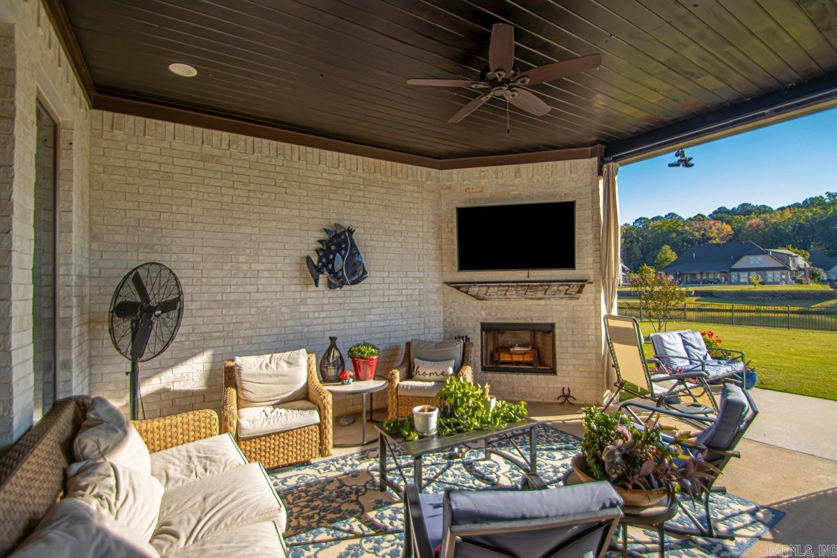 NORTH SHORE @ HURRICANE LAKE EST - Residential