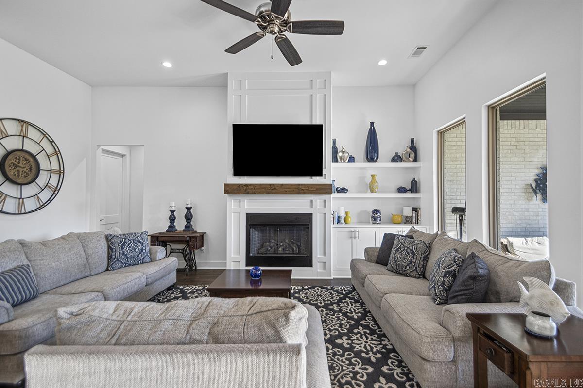 NORTH SHORE @ HURRICANE LAKE EST - Residential