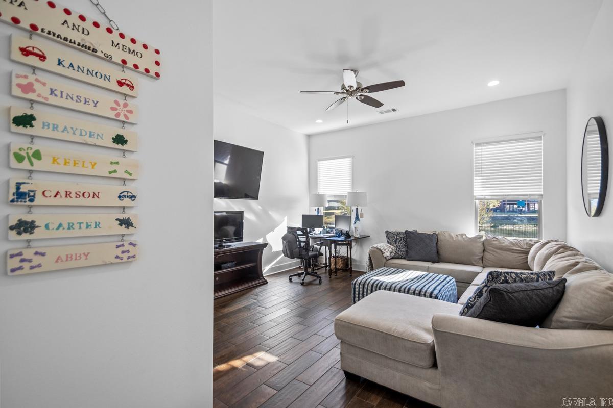 NORTH SHORE @ HURRICANE LAKE EST - Residential