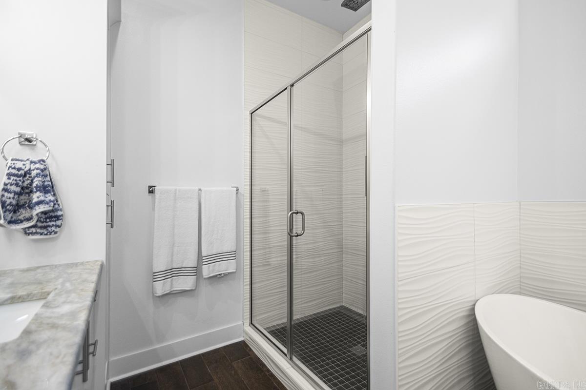 NORTH SHORE @ HURRICANE LAKE EST - Residential