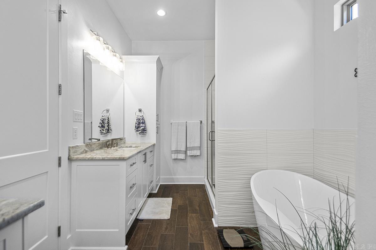 NORTH SHORE @ HURRICANE LAKE EST - Residential