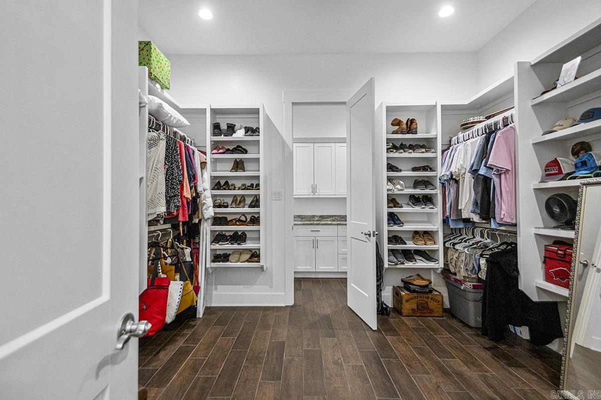 NORTH SHORE @ HURRICANE LAKE EST - Residential