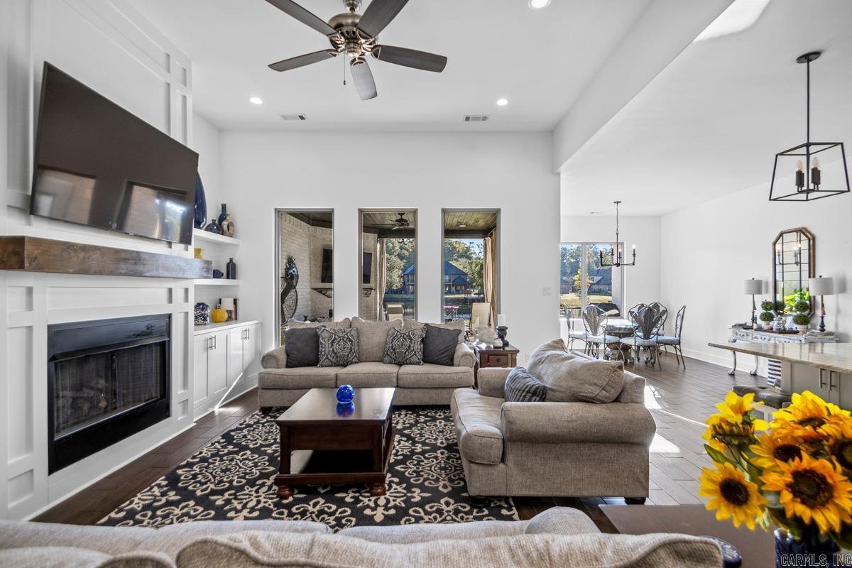 NORTH SHORE @ HURRICANE LAKE EST - Residential