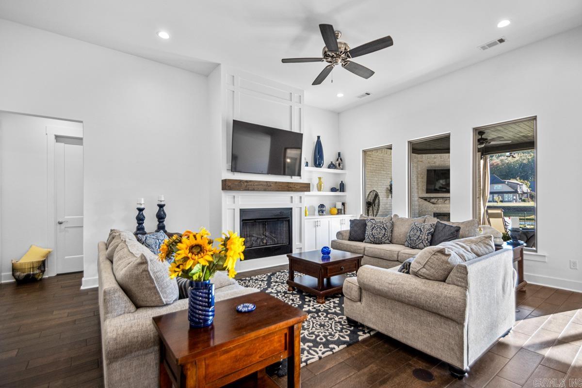 NORTH SHORE @ HURRICANE LAKE EST - Residential