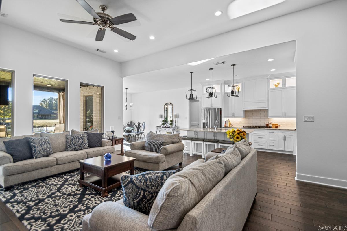 NORTH SHORE @ HURRICANE LAKE EST - Residential