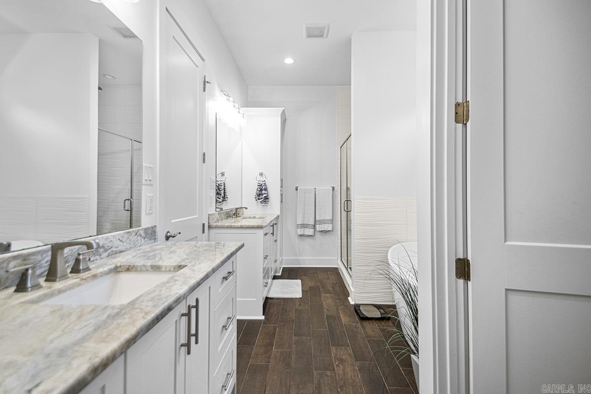 NORTH SHORE @ HURRICANE LAKE EST - Residential