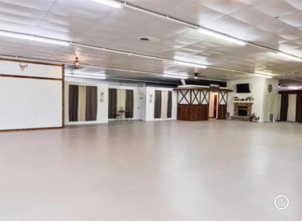 Metes & Bounds - Commercial Sale