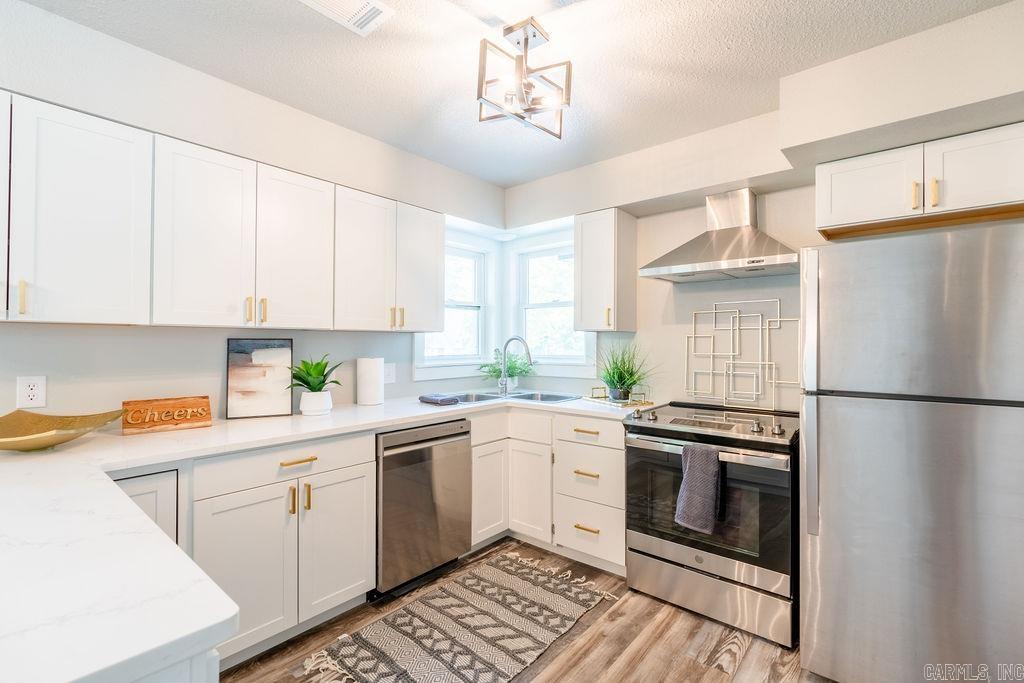 LAKEWOOD ESTATES - Residential