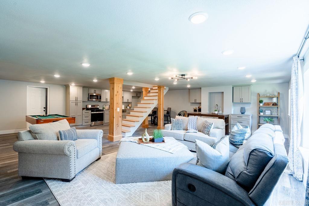 LAKEWOOD ESTATES - Residential