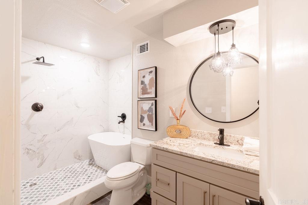 LAKEWOOD ESTATES - Residential