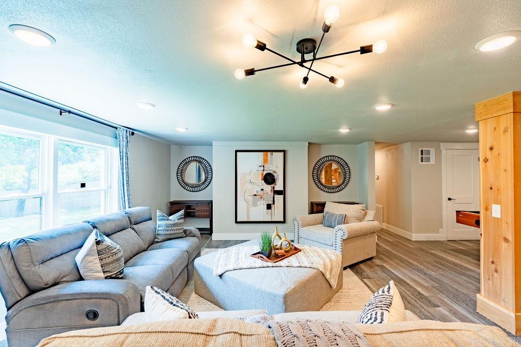 LAKEWOOD ESTATES - Residential