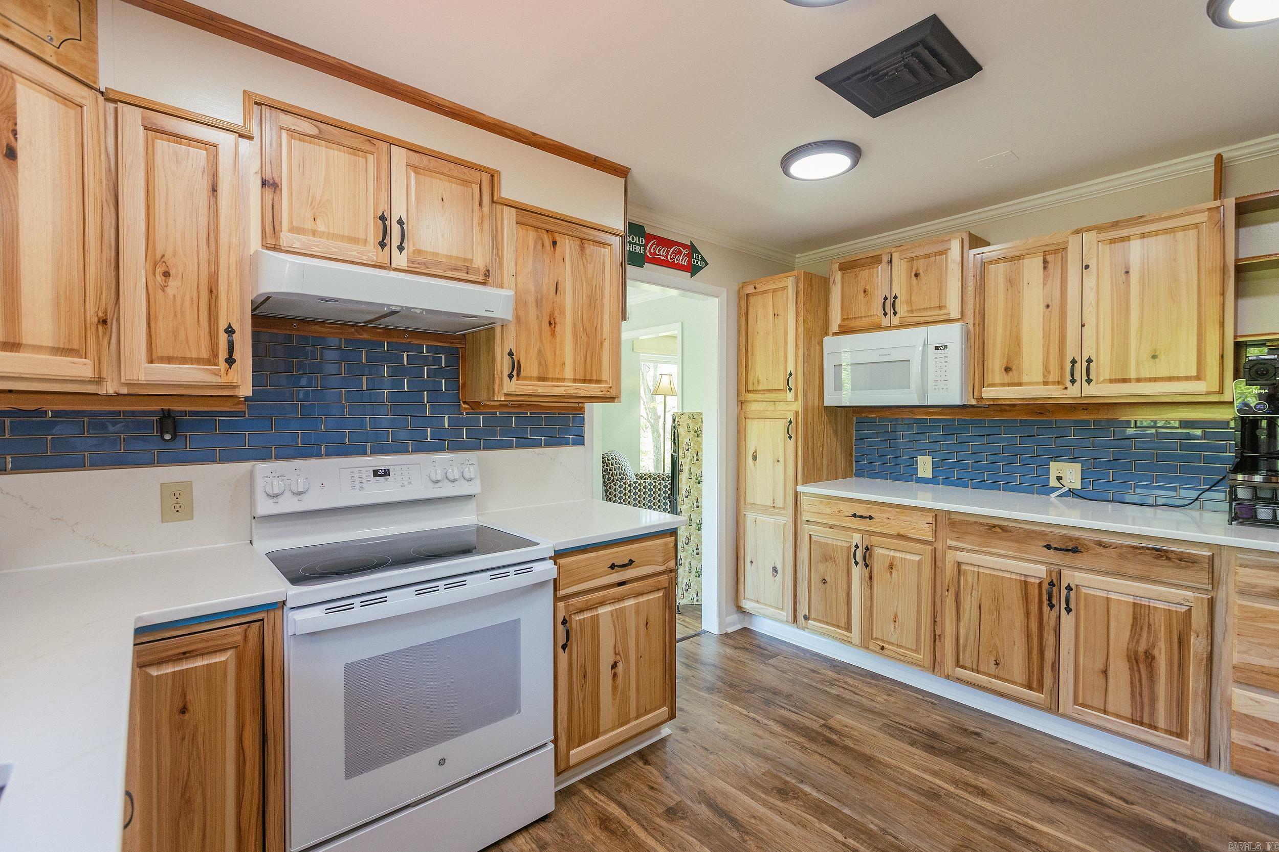 INDIAN HILLS - Residential