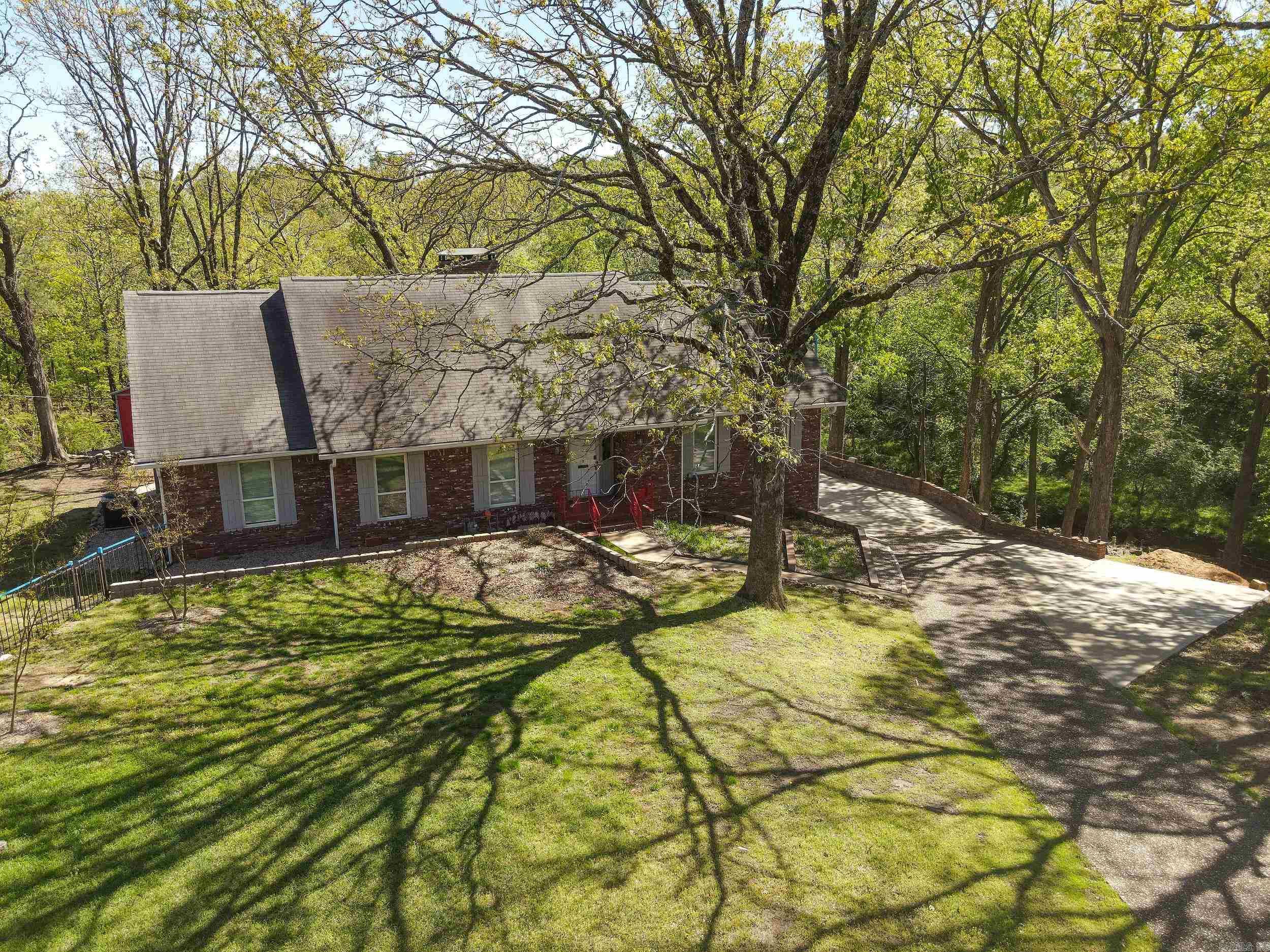 INDIAN HILLS - Residential