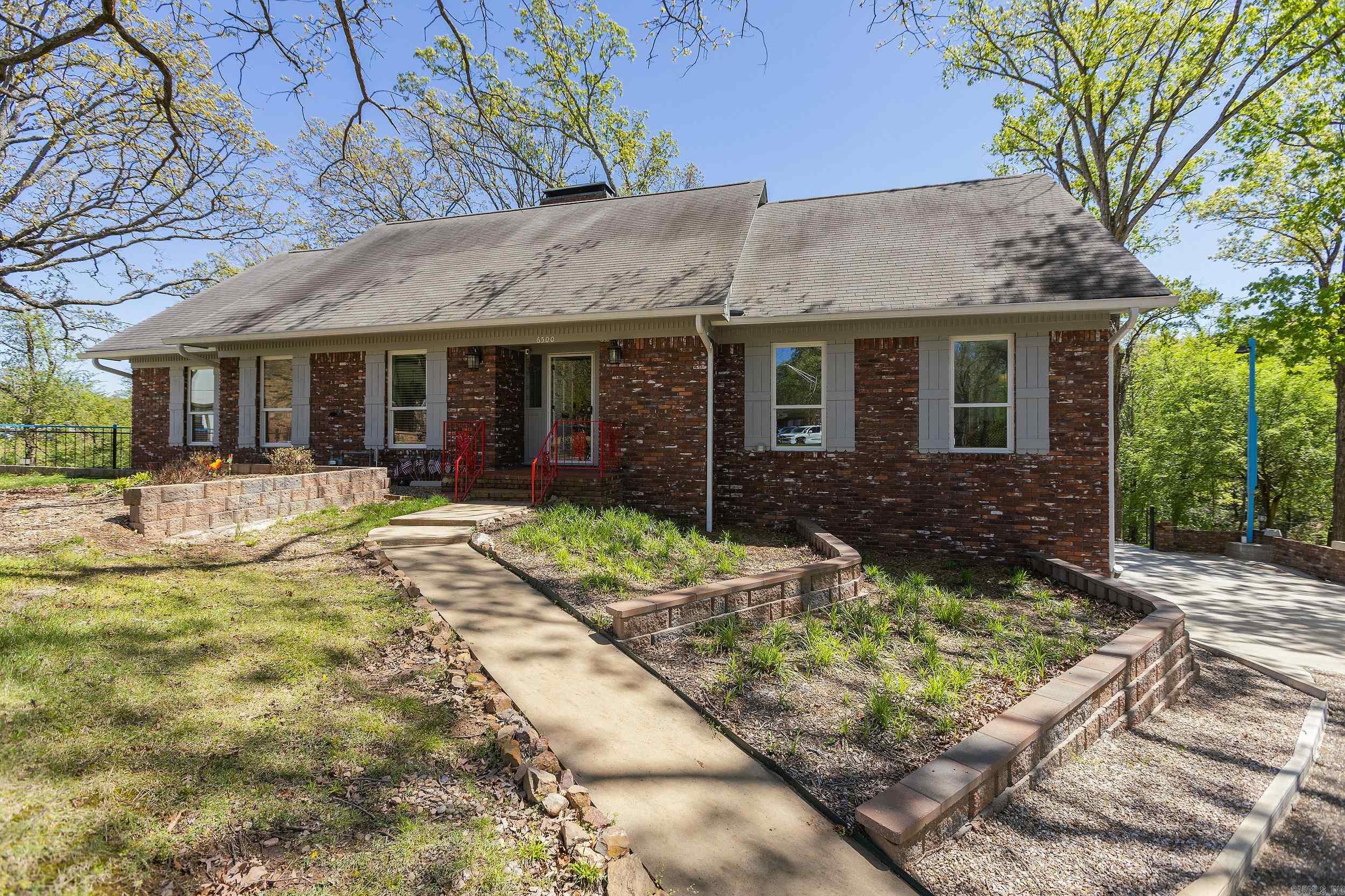 INDIAN HILLS - Residential