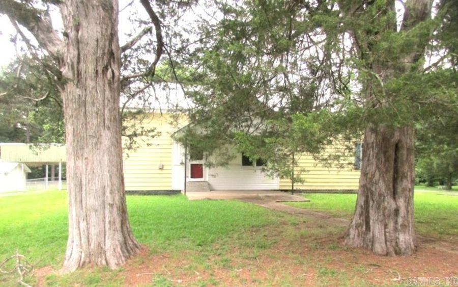 Corner lot in Clearwater Subdivision. This cute home has 3 bedrooms and 2 baths, 2 living areas, and dining room. Carport, small shop, fenced backyard. Taxes are before Homestead Credit. Call today for more information. *Agents See Remarks*