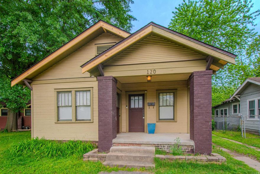 Walk to everything in ARGENTA! This 2 bedroom, 1 bath charmer has amazing updates! Built in bar with additional storage! Screened in back porch! Fridge, garbage disposal, dishwasher, gas stove top and oven included with lease. A minimum 600 credit score is required. ONE cat or dog allowed with $250 nonrefundable pet fee. Dog must be under 30 pounds. No smoking. $22 application fee per adult. $1000 security deposit. Text 501-319-5016 to schedule showings. Owner/landlord is a licensed Arkansas Realtor.