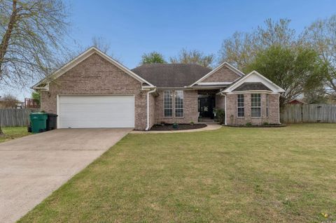 Photo of 6 ROSS Dr. Dr, Vilonia, AR 72173 (MLS # 26012554)