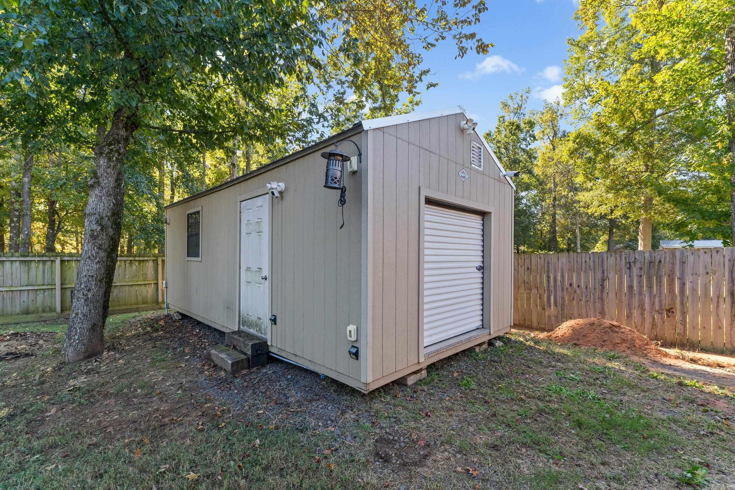 HUNTERS RUN - Residential