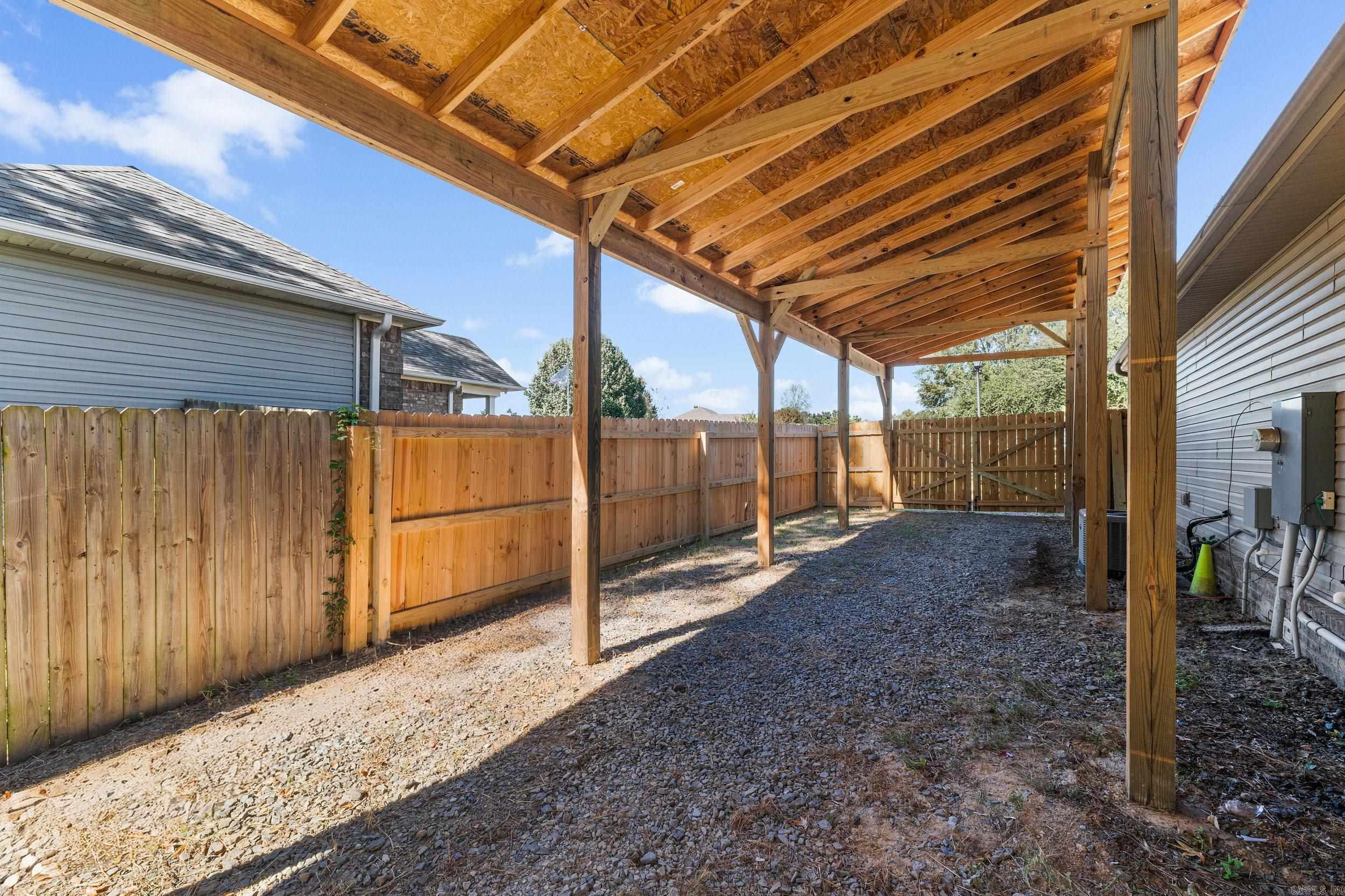 HUNTERS RUN - Residential