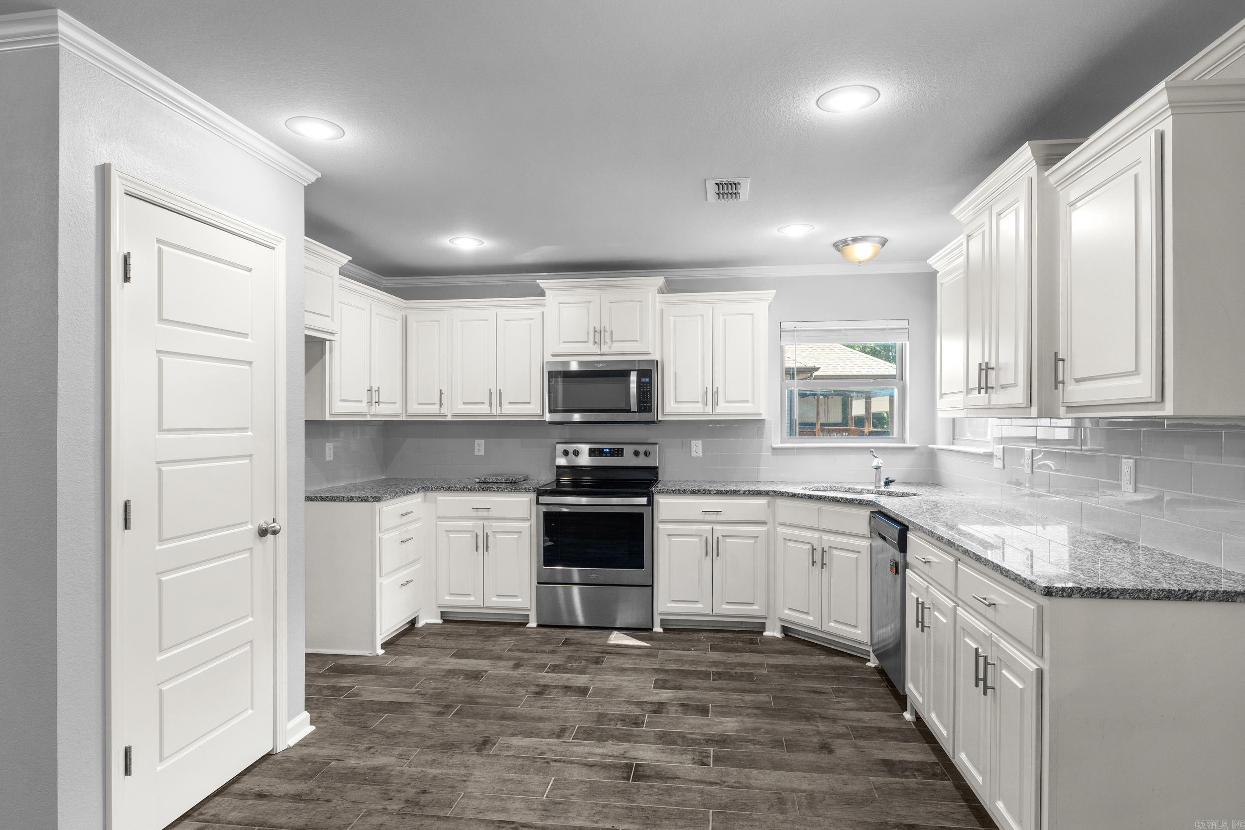 HUNTERS RUN - Residential