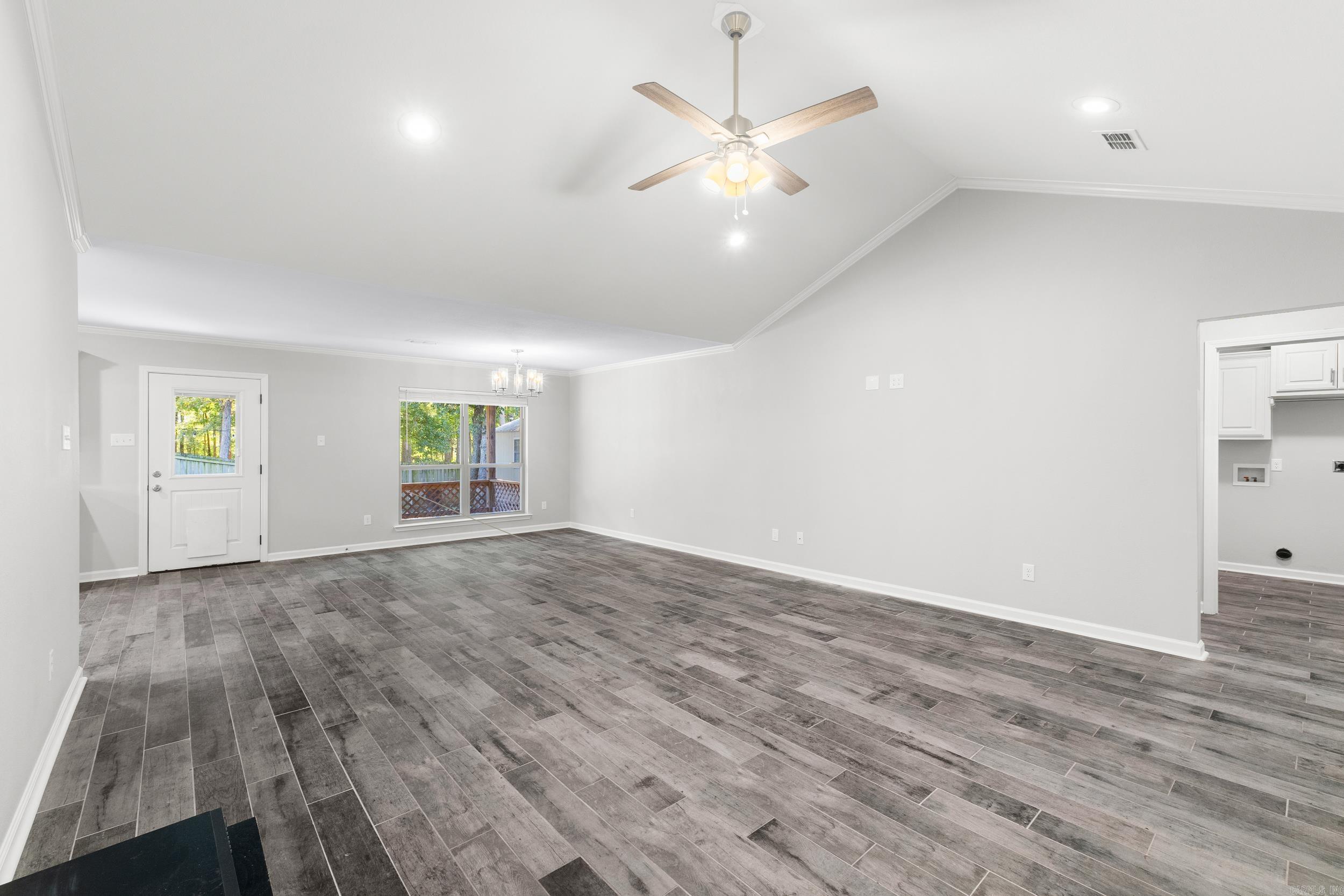 HUNTERS RUN - Residential