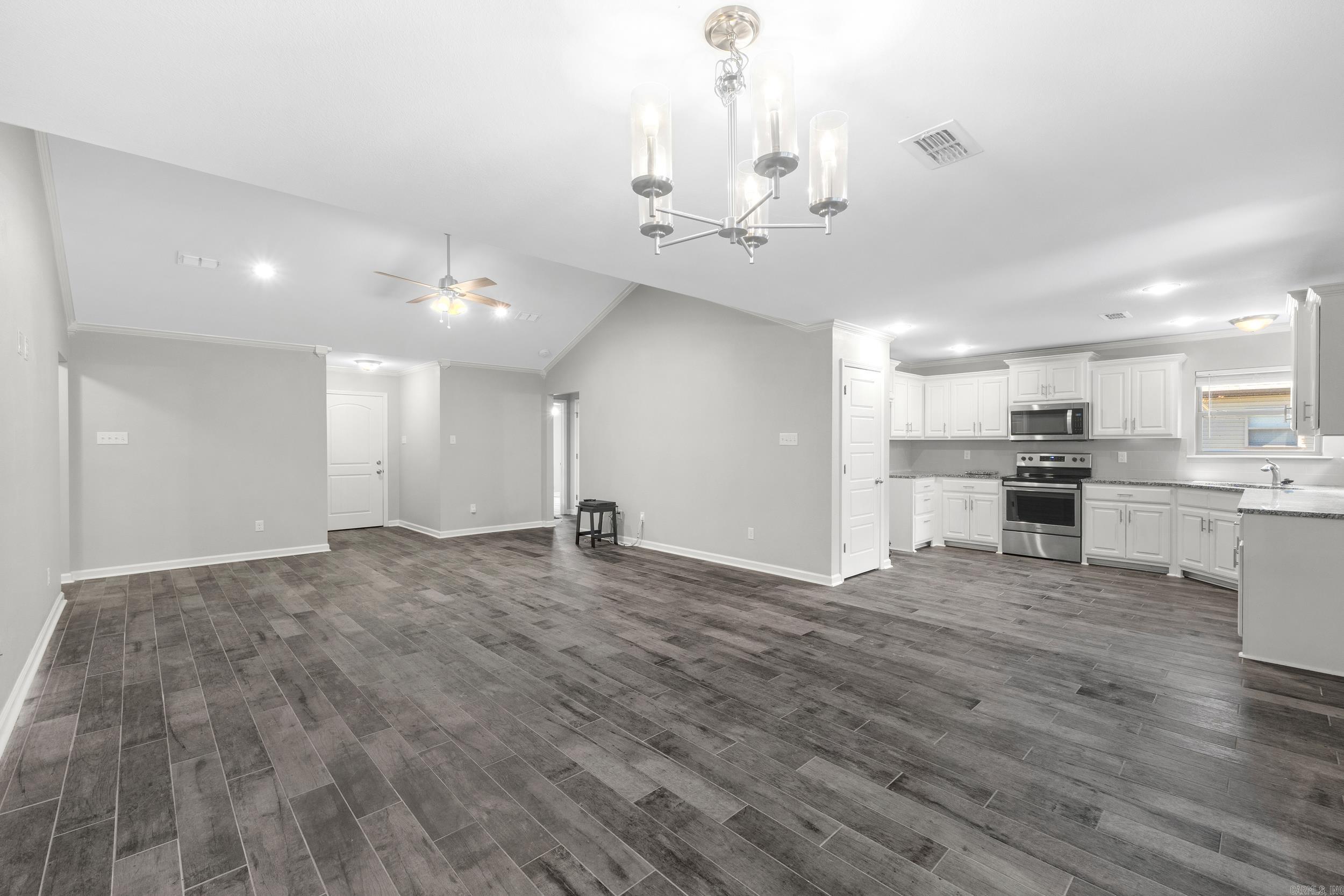 HUNTERS RUN - Residential