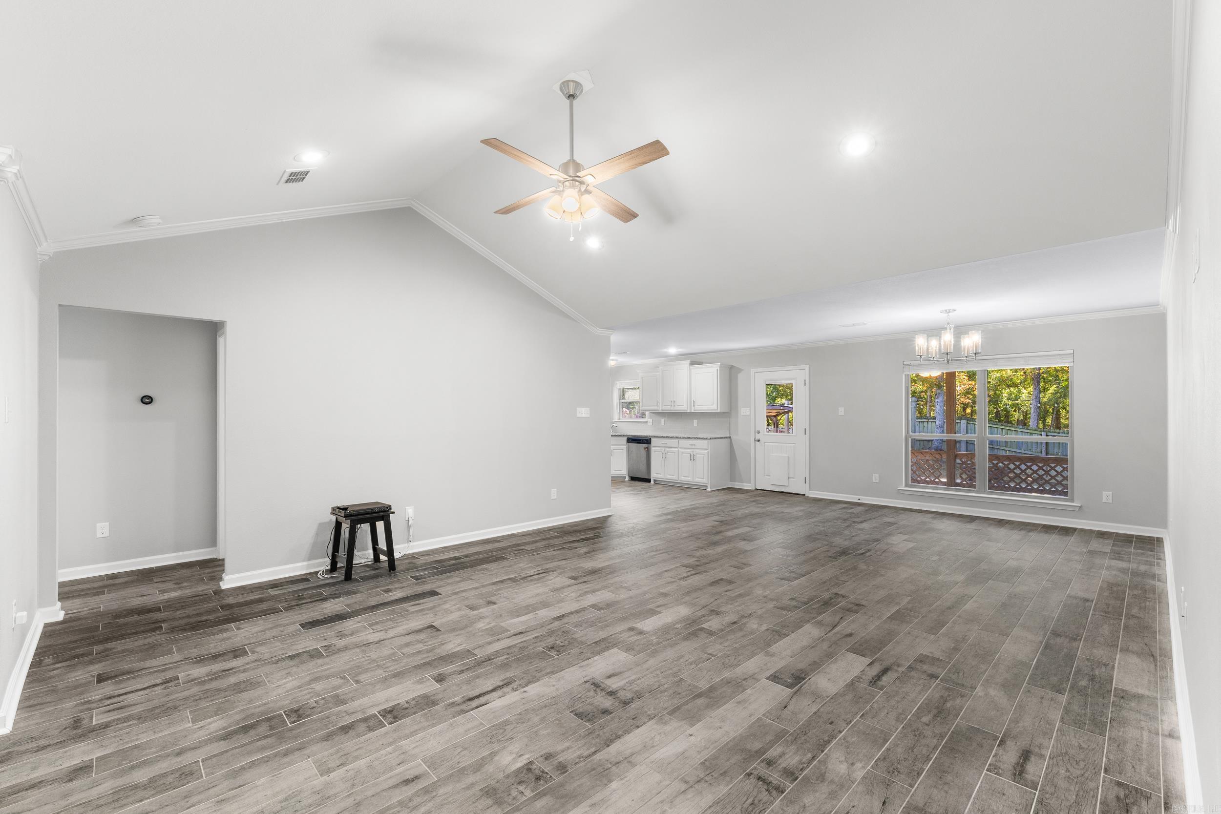 HUNTERS RUN - Residential