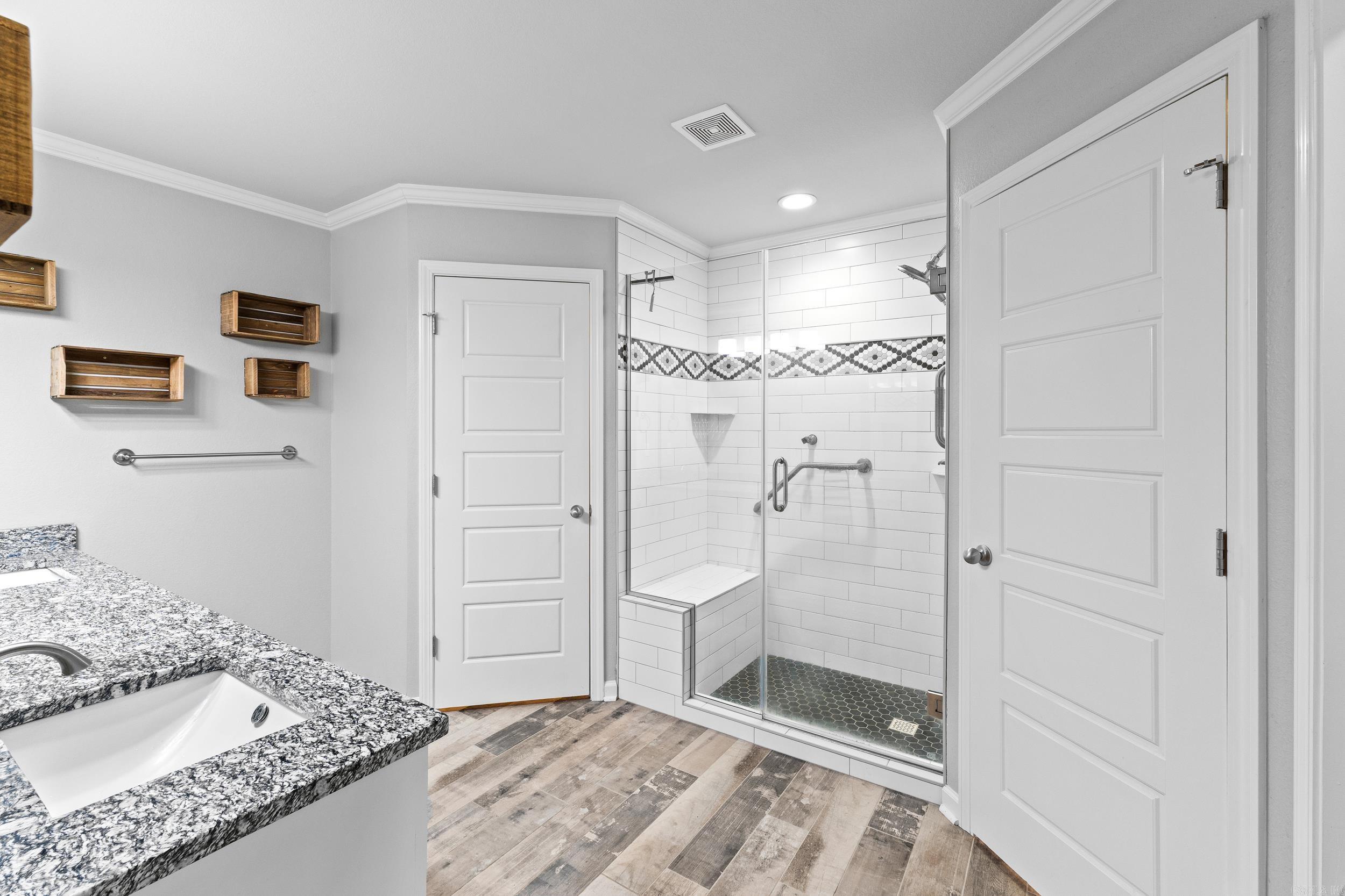 HUNTERS RUN - Residential