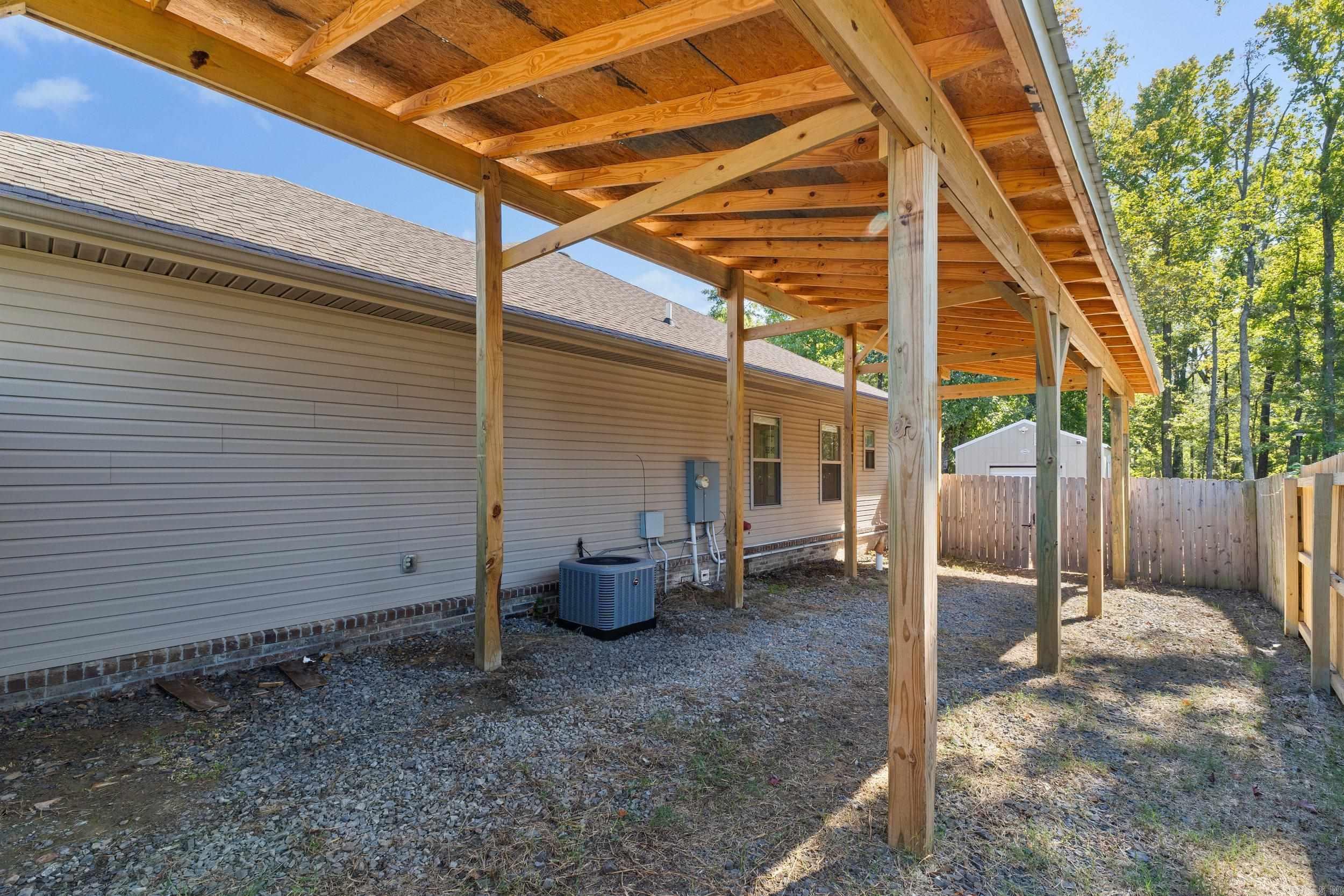 HUNTERS RUN - Residential