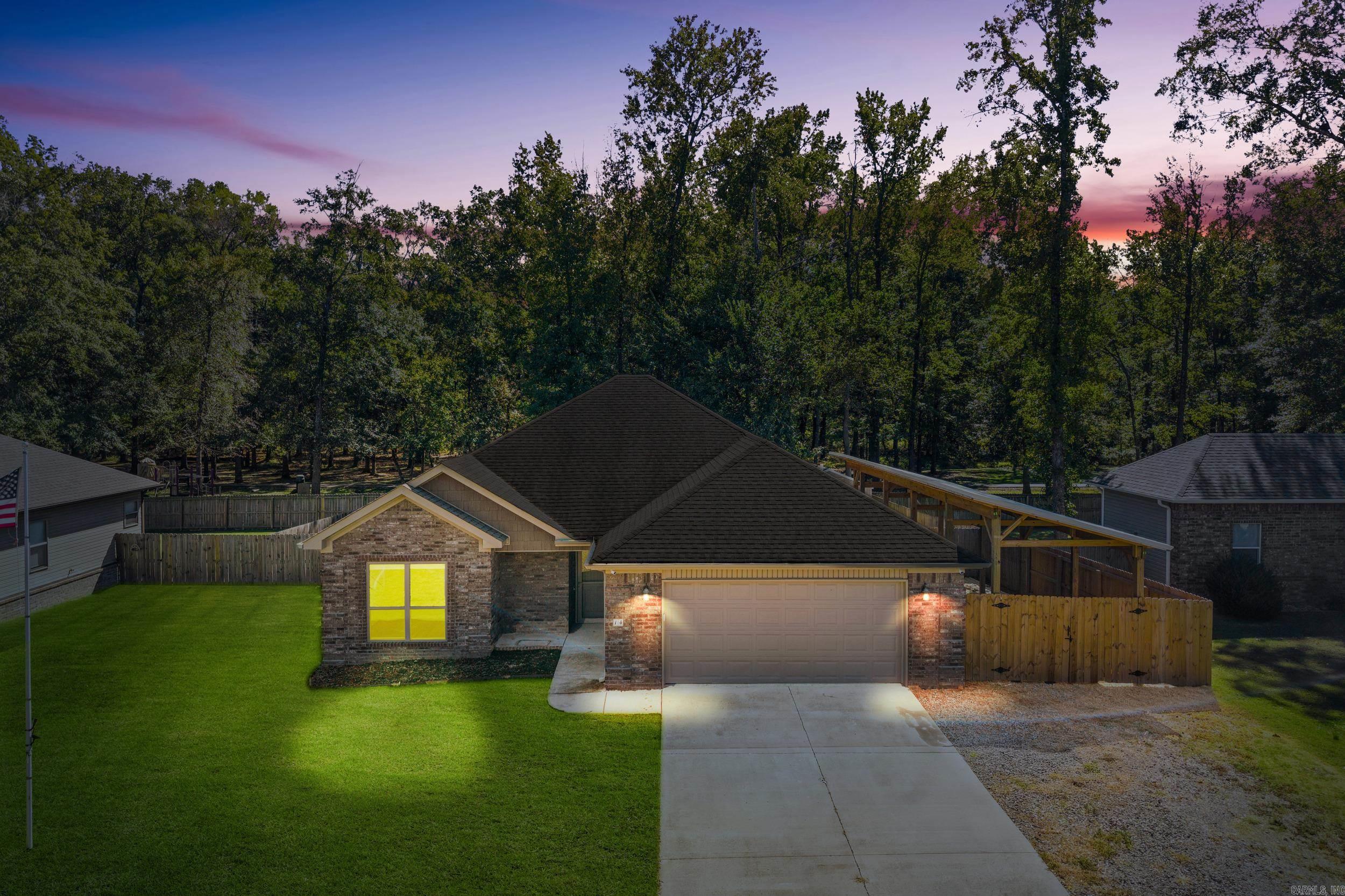 HUNTERS RUN - Residential