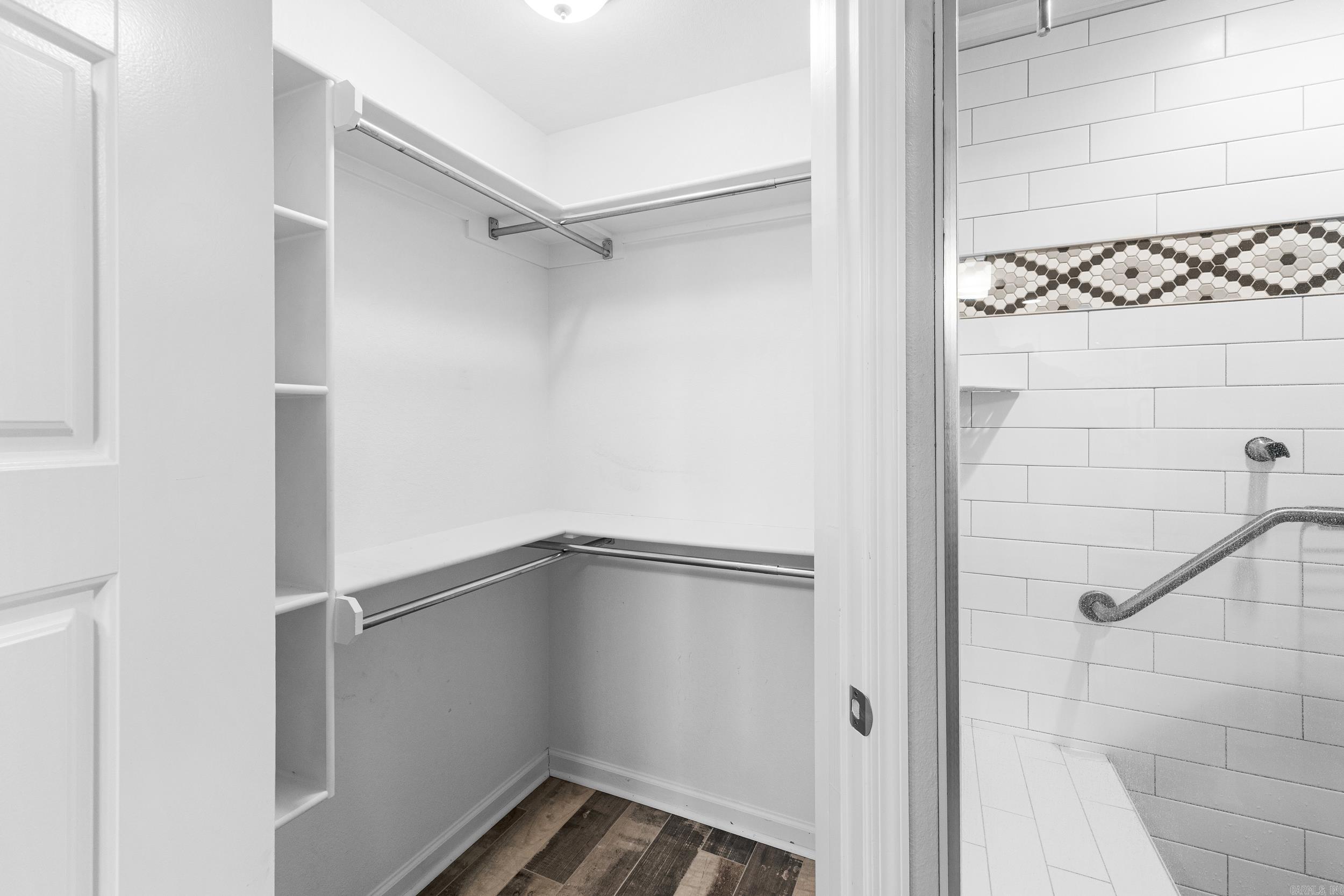 HUNTERS RUN - Residential