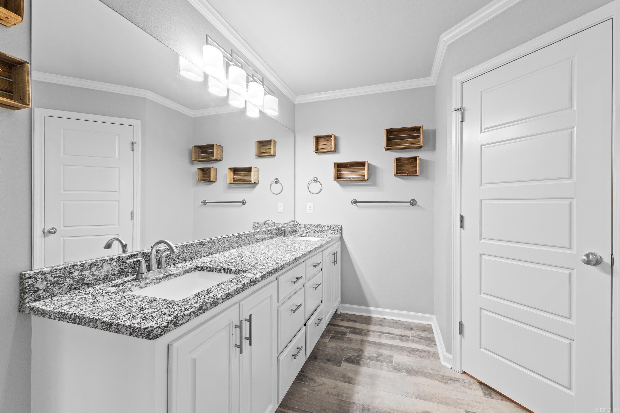 HUNTERS RUN - Residential