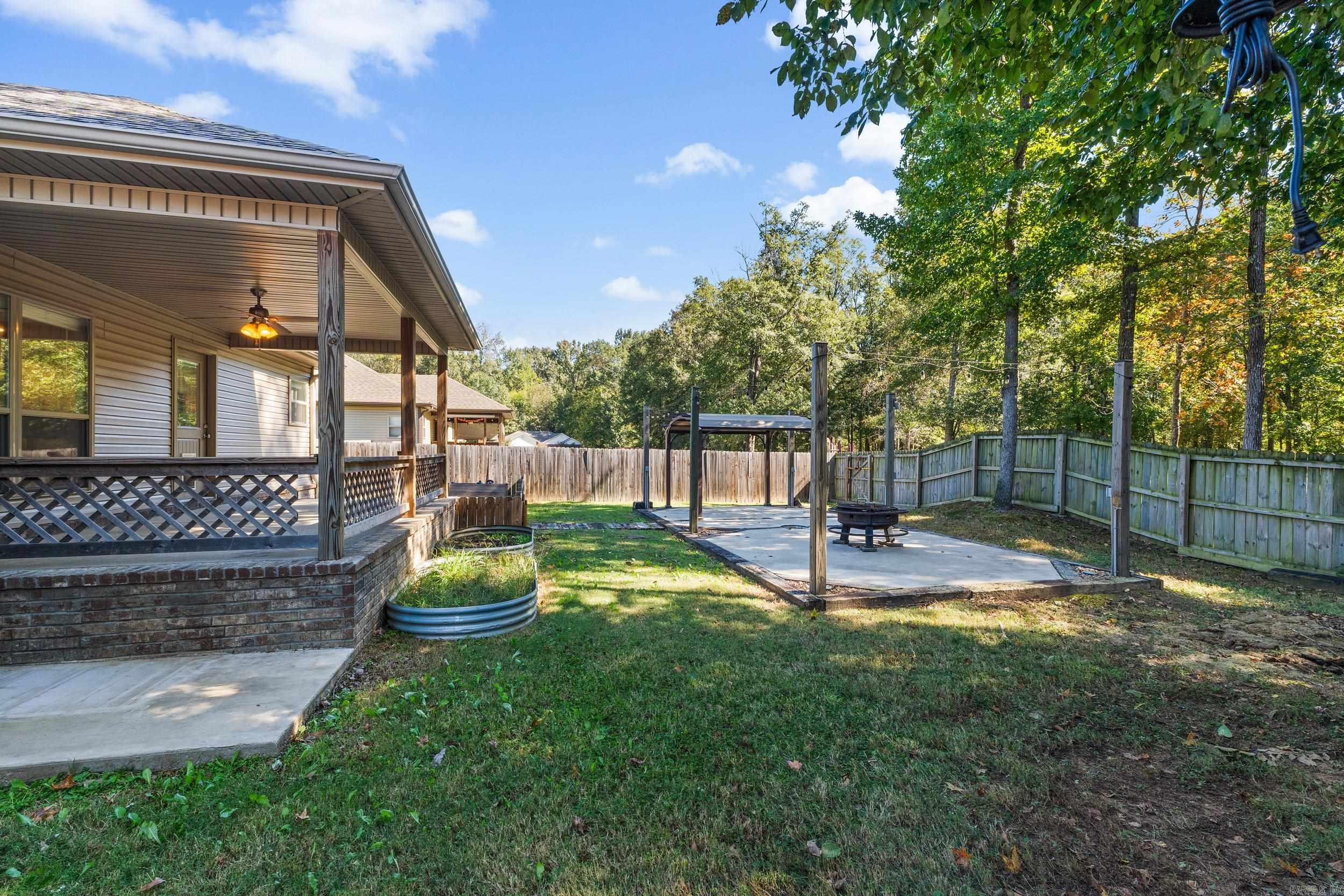 HUNTERS RUN - Residential