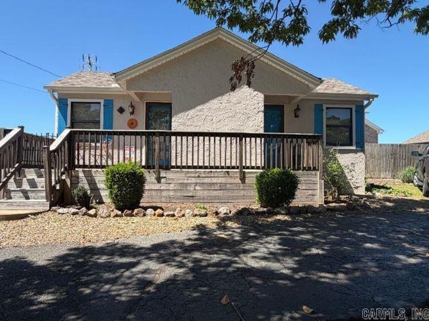 Fully Furnished, Lake Front condo in the gated Lakeland Lodge HPR.  The condo has one bedroom and two full bathrooms.  The condo features a front deck, lake access and a community pool.  One small pet welcomed.  Three, Six or Twelve month lease available.  Rent is $1100 and Deposit is $1350.