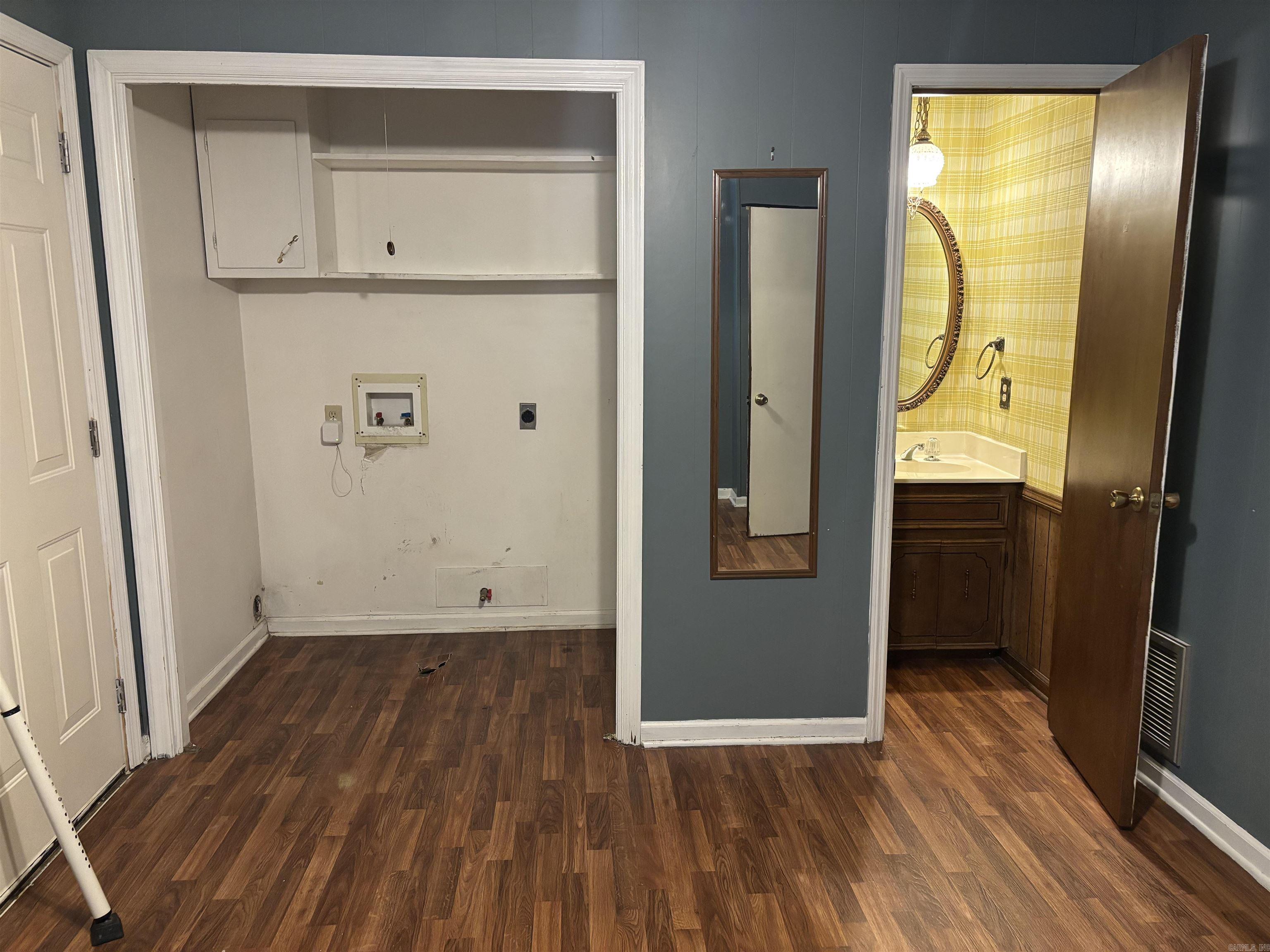 ECHO VALLEY PARK - Residential