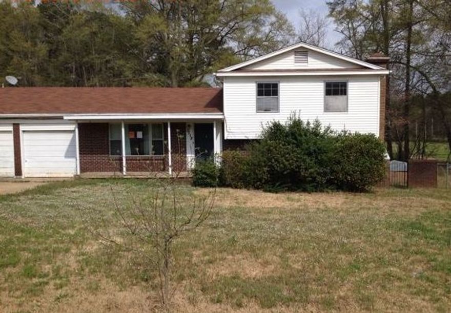 Tons of space in this 3br/2ba home.  Over 1800 sqft of space.  Hardwood floors in living and dining area.  large yard great for pets.Call the listing agent today for more information…Please refer to agent confidential remarks for offer submission process and proper documentation required with your offer to be considered.   VA OWNED PROPERTY  “Property was built prior to 1978 and lead-based paint potentially exists”.