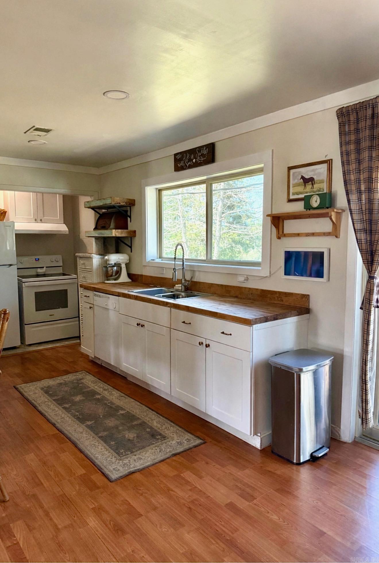 SUNNYBROOK - Residential