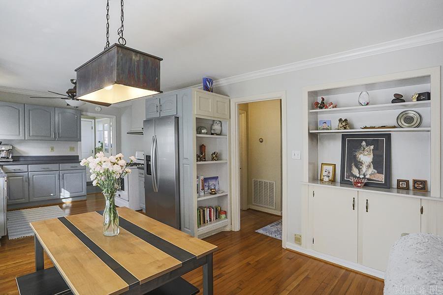 HILLCREST - Residential